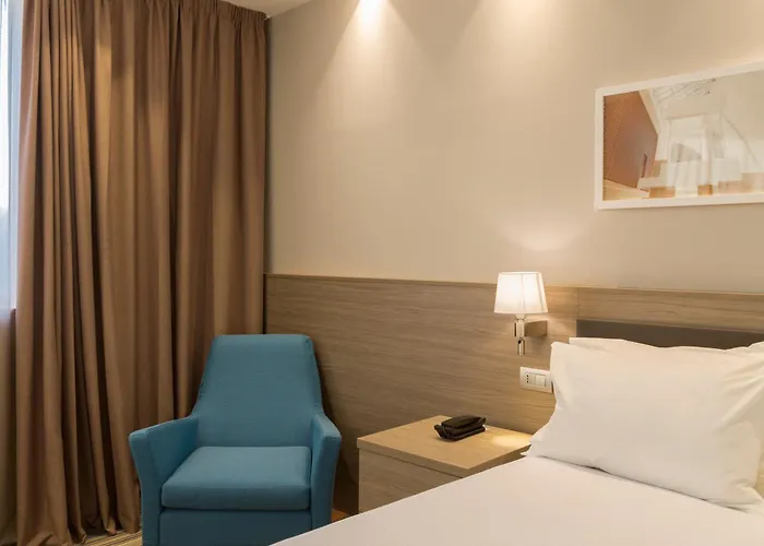 Hampton By Hilton East Roma