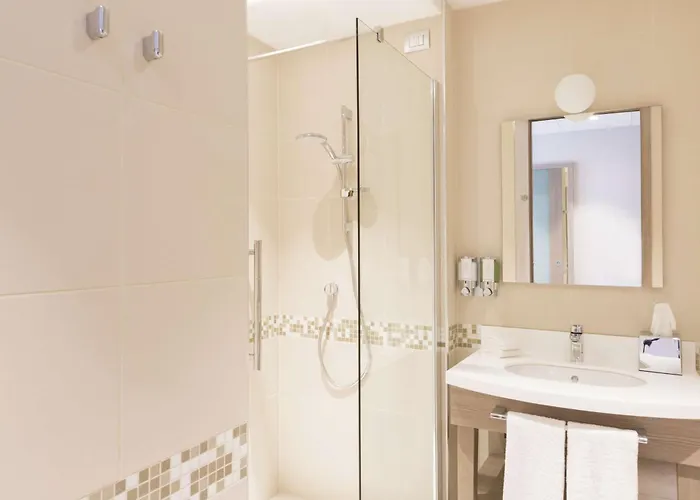 Hampton By Hilton East Otel
