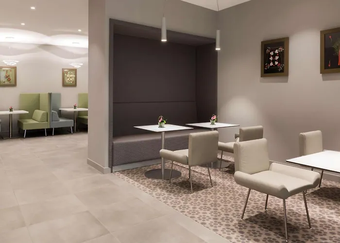 Hampton By Hilton East Roma