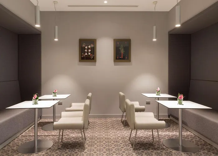 Hampton By Hilton East Roma