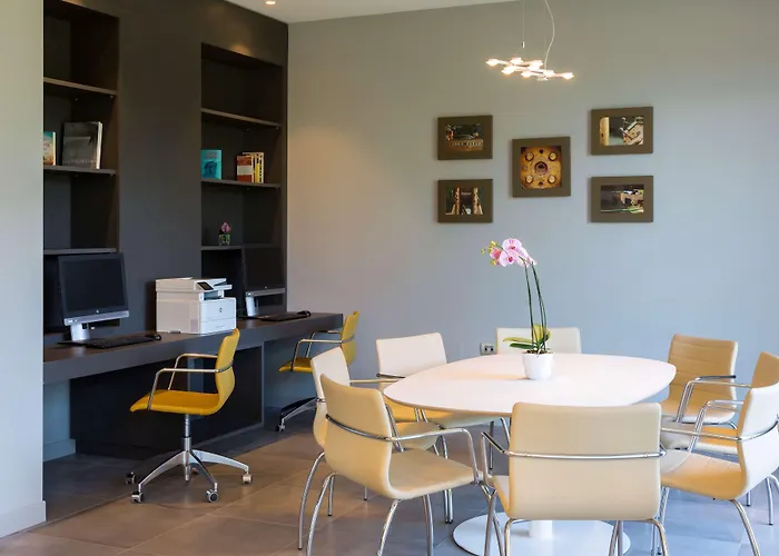 Otel Hampton By Hilton East 3*