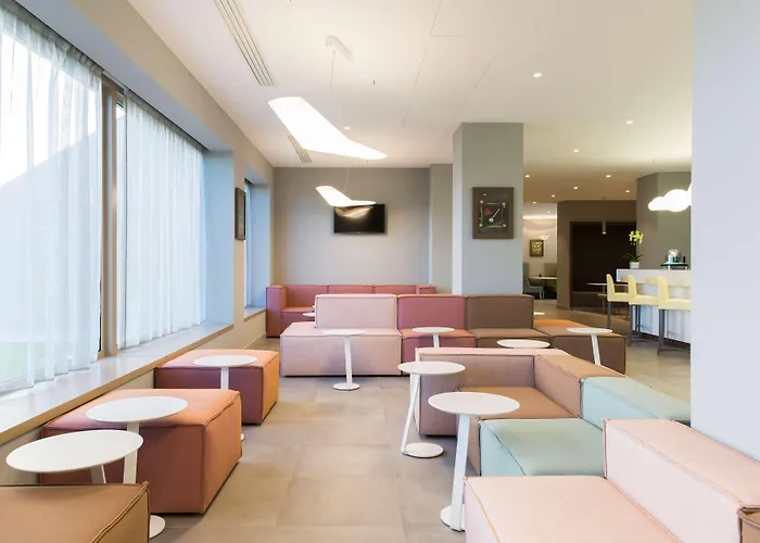 Hampton By Hilton East Otel 3*