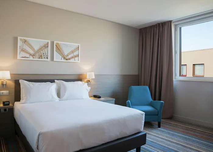 Hotel Hampton By Hilton East